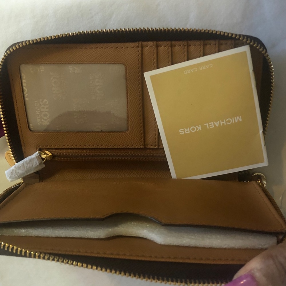 ❌SOLD❌Michael Kors Jet Set Flower Wallet NWT - Picture 7 of 8